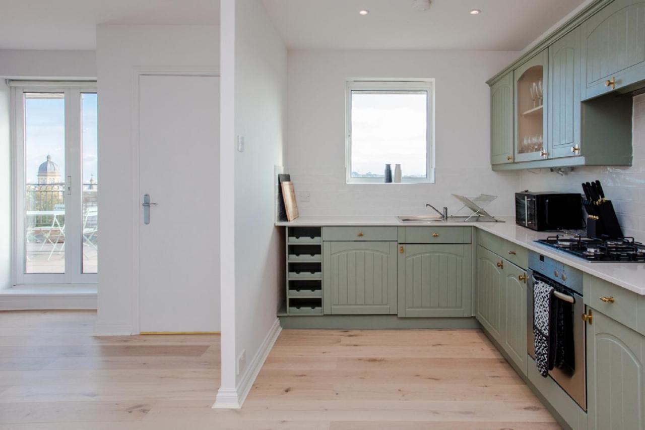The Sparkford Gardens - Lovely 2Bdr With Balcony London Exterior photo