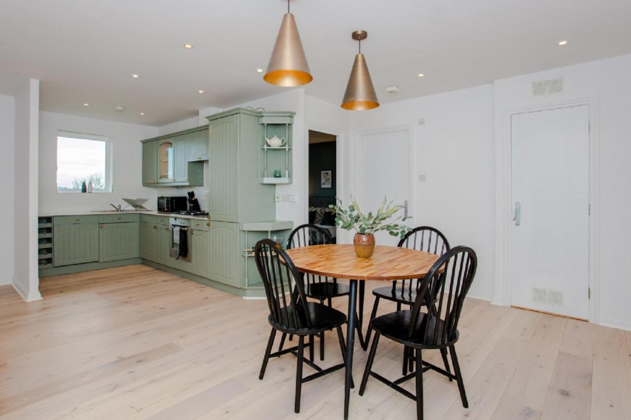 The Sparkford Gardens - Lovely 2Bdr With Balcony London Exterior photo
