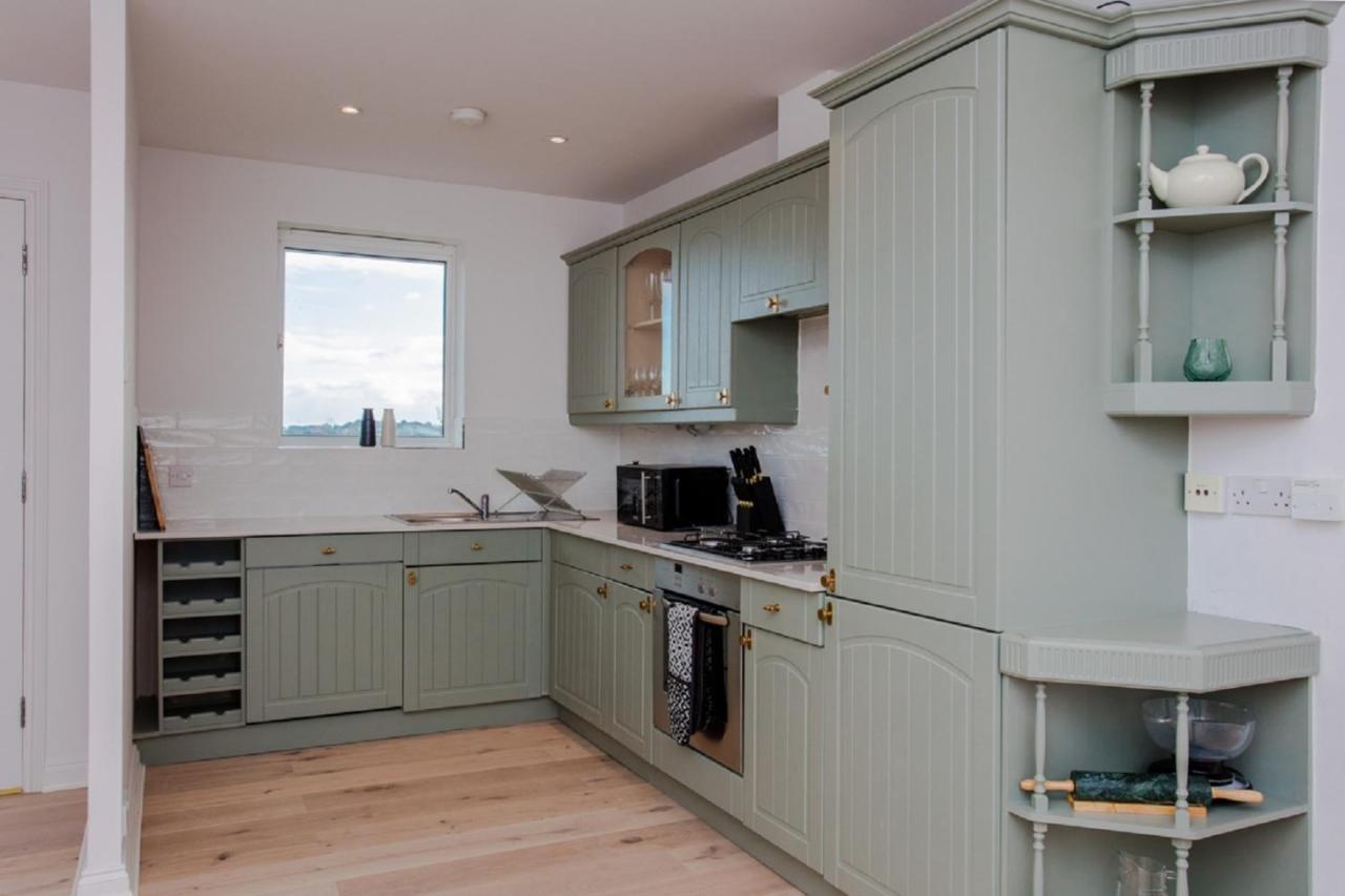 The Sparkford Gardens - Lovely 2Bdr With Balcony London Exterior photo